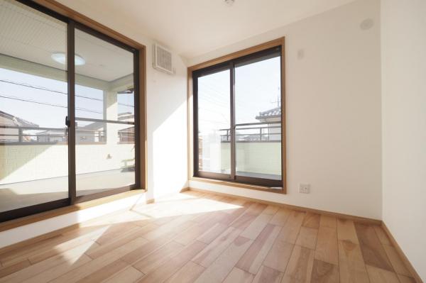 【リフォーム済／5LDK＋2S】川越市神明町　中古一戸建て 洋室