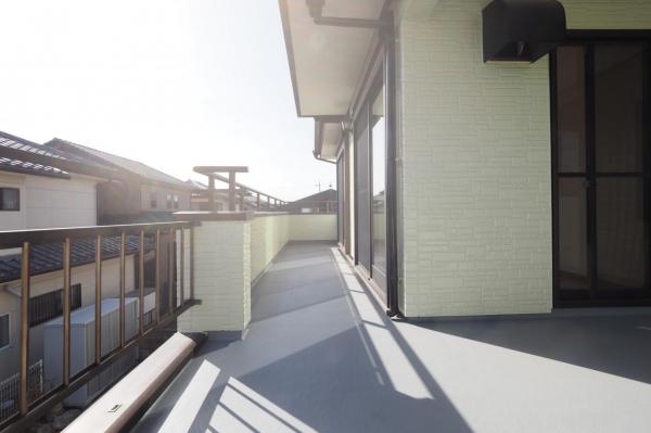 【リフォーム済／5LDK＋2S】川越市神明町　中古一戸建て バルコニー