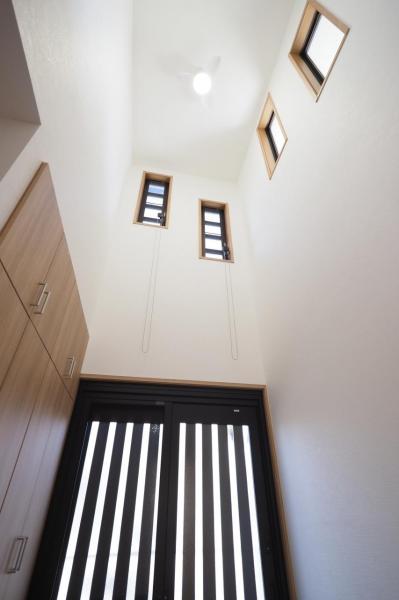 【リフォーム済／5LDK＋2S】川越市神明町　中古一戸建て 玄関