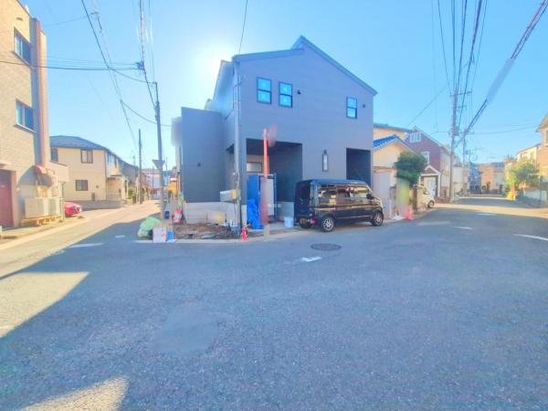新座市石神3丁目　新築一戸建て 前面道路含む現地写真