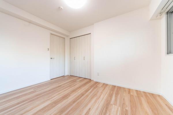 武蔵野グリーンタウン　2階 洋室