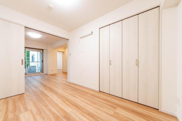 武蔵野グリーンタウン　2階 洋室