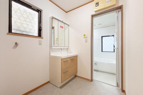 【売主／仲介手数料不要】入間市扇台4丁目　中古一戸建て 洗面化粧台