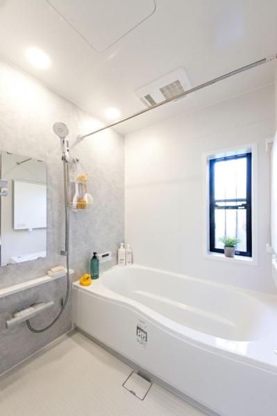 【住協のリフォーム物件／仲介手数料不要】所沢市北岩岡 中古一戸建て 浴室