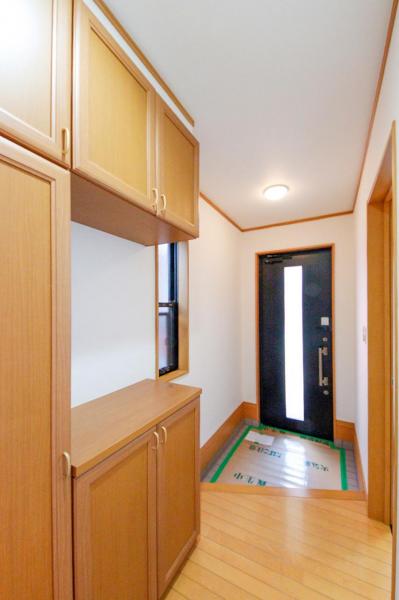 【住協のリフォーム物件／仲介手数料不要】所沢市北岩岡 中古一戸建て 玄関