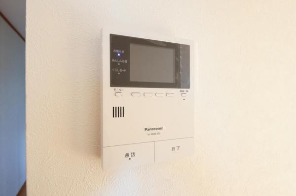 【住協のリフォーム物件／仲介手数料不要】所沢市北岩岡 中古一戸建て TVモニター付きインターフォン