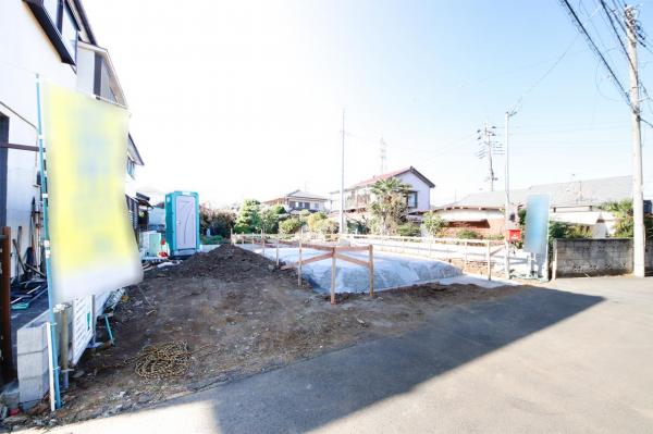 所沢市荒幡　新築一戸建て 前面道路含む現地写真