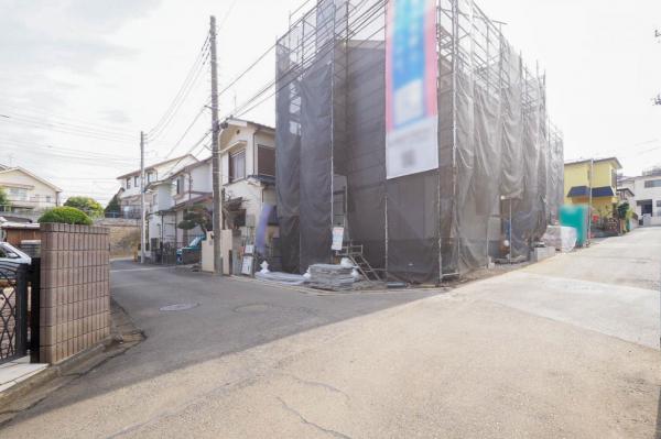 所沢市小手指南1丁目　新築一戸建て 前面道路含む現地写真