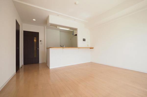 レーヴステージ河辺　2階 ダイニングキッチン