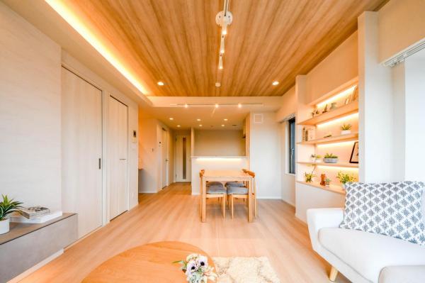 ユアコート富士見台　5階 リビングダイニング