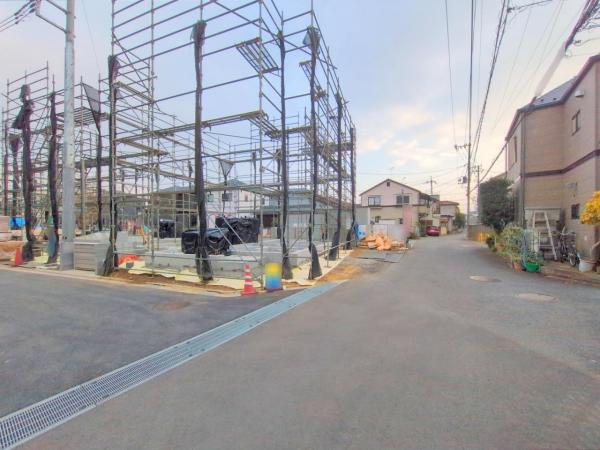 入間市東藤沢8丁目　新築一戸建て　全5棟 前面道路含む現地写真