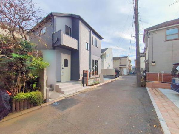 西東京市泉町3丁目　新築一戸建て 前面道路含む現地写真