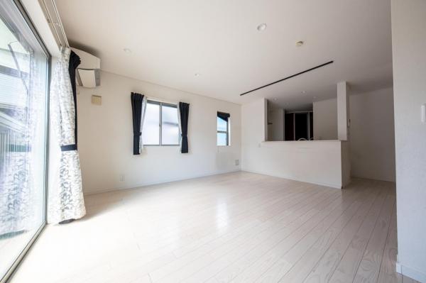 【住協のお預かり物件】所沢市上安松　中古一戸建て リビングダイニング