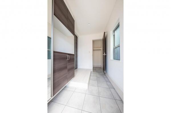 【住協のお預かり物件】所沢市上安松　中古一戸建て 玄関