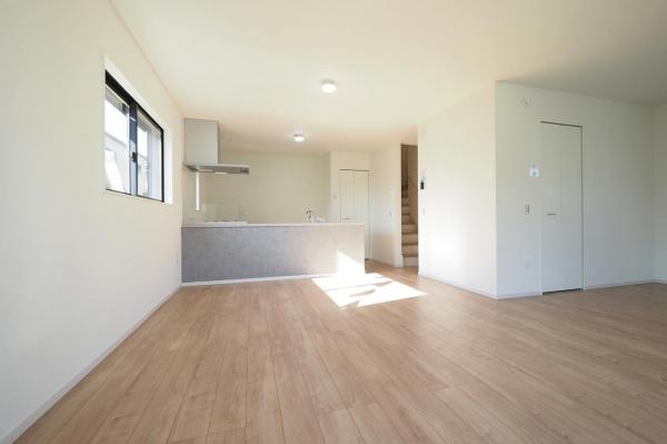 清瀬市野塩5丁目　新築一戸建て リビングダイニング