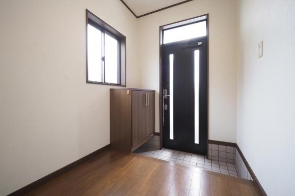 青梅市新町　中古戸建 玄関