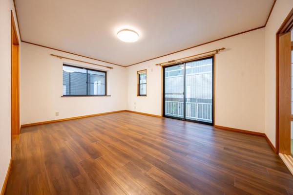 【売主物件／リフォーム済】人気の飯能市本町　中古戸建 リビングダイニング