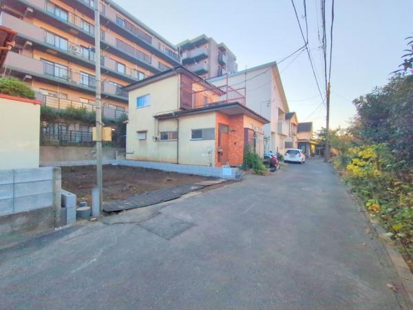 和光市新倉2丁目　新築一戸建て 前面道路含む現地写真