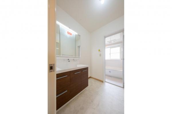 【売主物件／住協のリフォーム物件】日高市横手　中古戸建 洗面化粧台