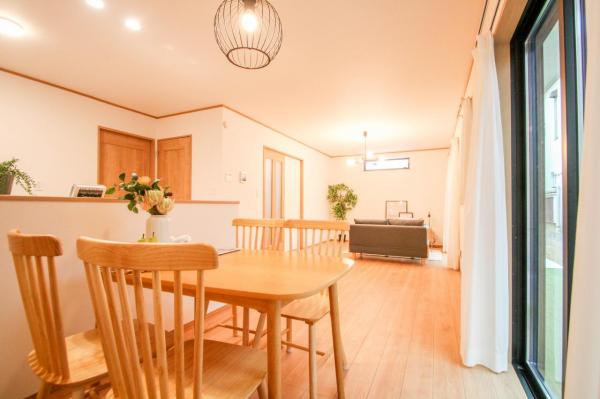 新座市栄5丁目　新築一戸建て リビングダイニング