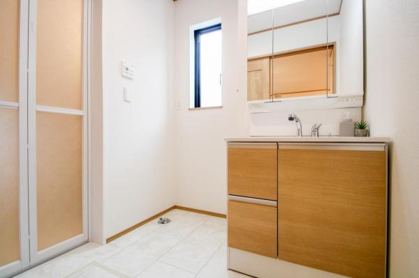 新座市栄5丁目　新築一戸建て ランドリースペース