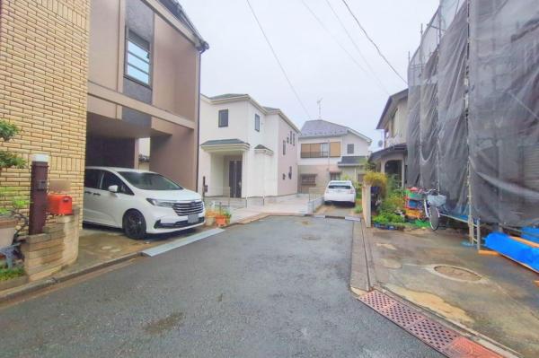 新座市栄5丁目　新築一戸建て 前面道路含む現地写真