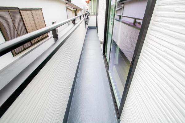 新座市栄5丁目　新築一戸建て バルコニー