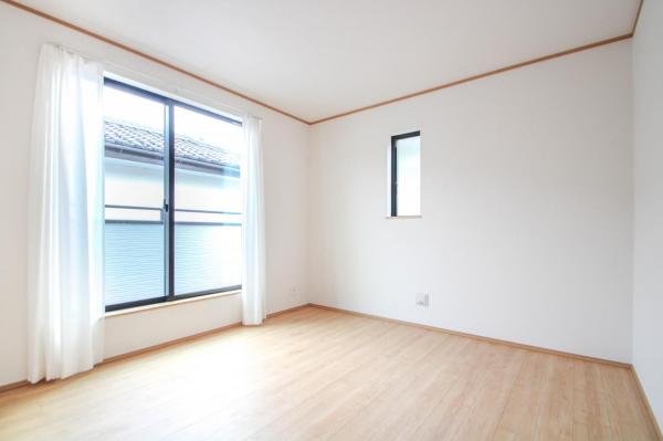 新座市栄5丁目　新築一戸建て 洋室