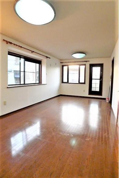 朝霞市仲町2丁目戸建 リビング