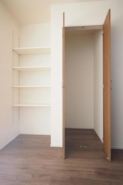 志木市下宗岡4丁目　新築一戸建て 収納