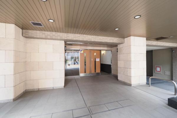 エクセルシオール所沢　6階 エントランス（外）