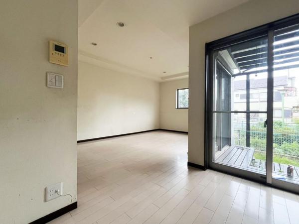 小平市花小金井5丁目　中古一戸建て リビング