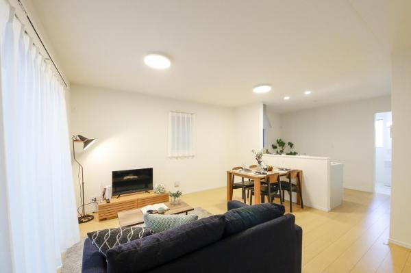 所沢市山口　新築一戸建て リビングダイニング