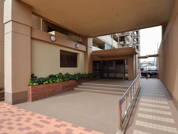 ライオンズマンション下赤塚　5階 エントランス（外）