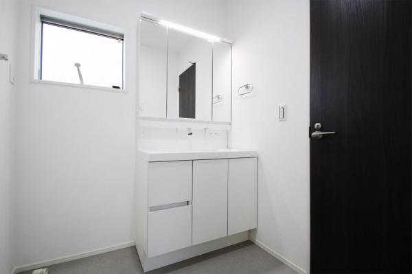 和光市白子3丁目　中古一戸建て 洗面化粧台