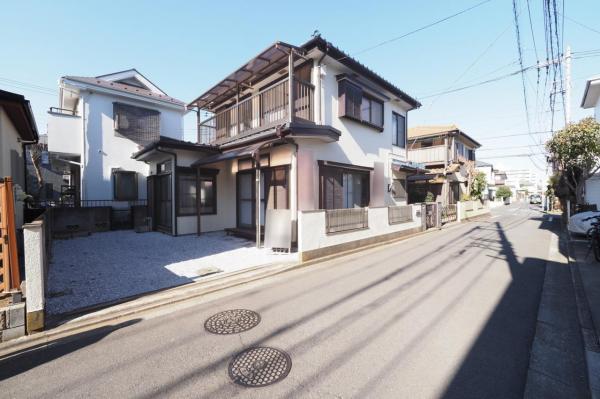 所沢市向陽町　中古一戸建て 前面道路含む現地写真