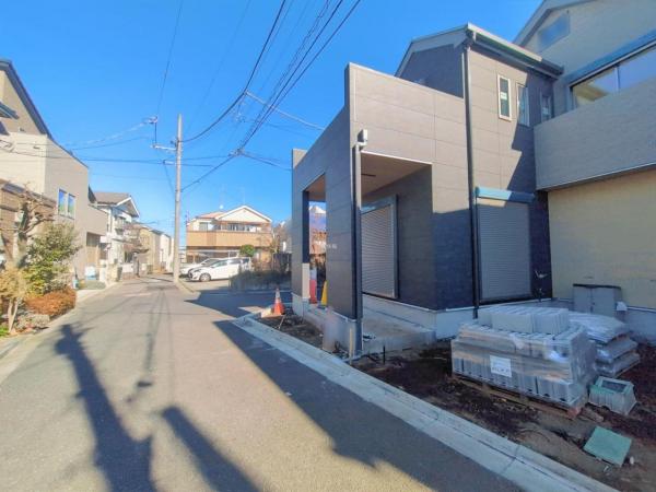 練馬区南田中5丁目　新築一戸建て 前面道路含む現地写真