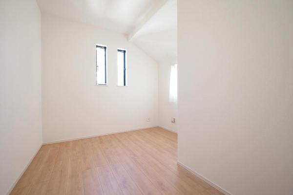 西東京市柳沢3丁目　新築一戸建て 洋室