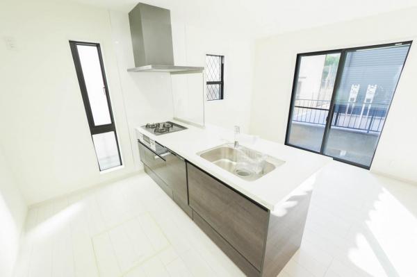 所沢市北中1丁目　新築一戸建て キッチン