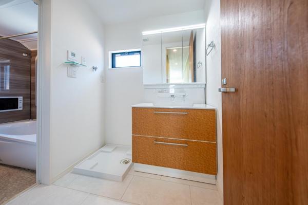 【売主物件／LDK18帖超！／ルーフバルコニー】　東久留米市本町4丁目　中古一戸建て 洗面化粧台