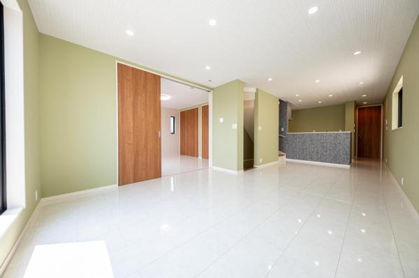 【売主物件／LDK18帖超！／ルーフバルコニー】　東久留米市本町4丁目　中古一戸建て リビングダイニング