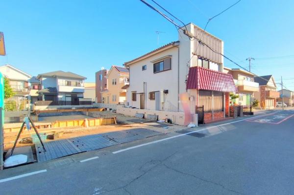 所沢市東狭山ケ丘3丁目　新築一戸建て 前面道路含む現地写真