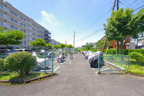 【住協のリフォーム物件】飯能スカイハイツA棟　2階 敷地内駐車場