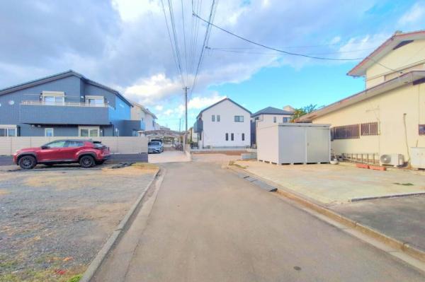 川越市旭町3丁目　新築一戸建て 前面道路含む現地写真