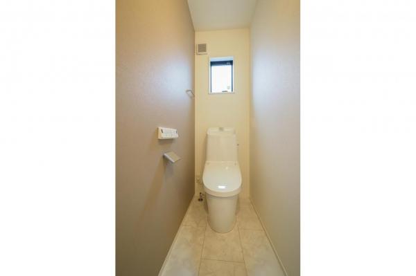 飯能市中居　新築戸建 トイレ