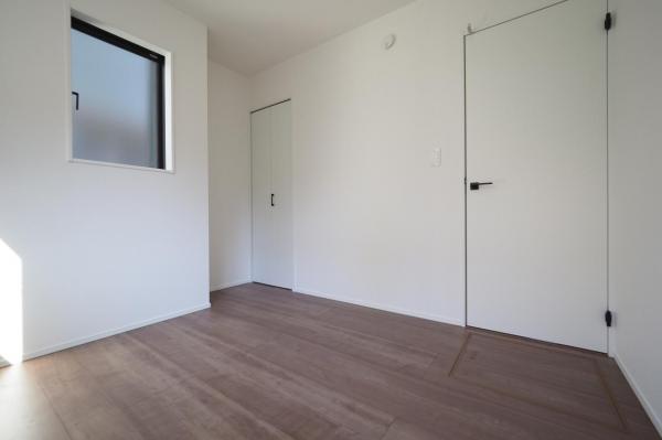 ～早春感謝！価格変更物件～　新座市北野3丁目　新築一戸建て 洋室