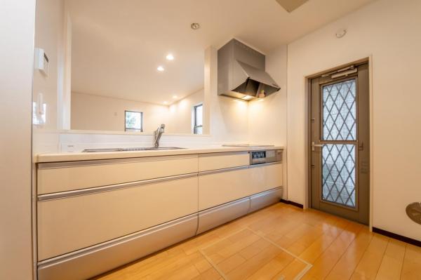 【住協のリフォーム物件】入間市野田　中古戸建 キッチン