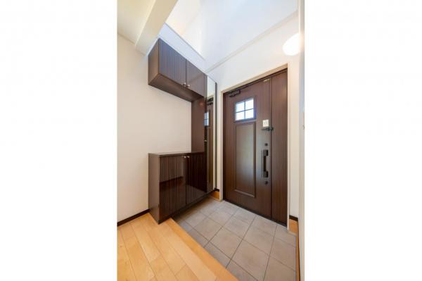 【住協のリフォーム物件】入間市野田　中古戸建 玄関