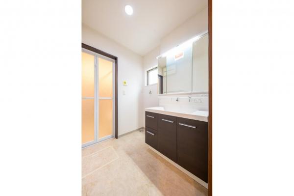 【住協のリフォーム物件】入間市野田　中古戸建 洗面化粧台