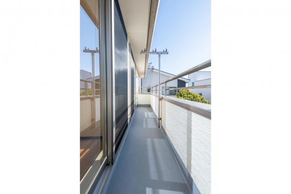 【住協のリフォーム物件】入間市野田　中古戸建 バルコニー